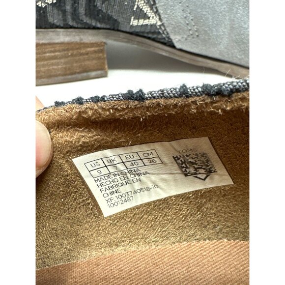 Toms Shaye  Womens Gray Suede & Black Patterned Slip-On Booties Low Heel Size 9W - Picture 10 of 12